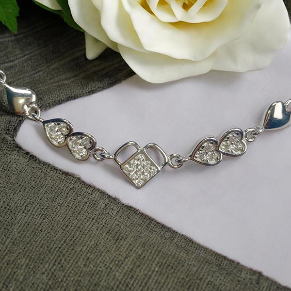 Bracelet with Heart Shape Chain