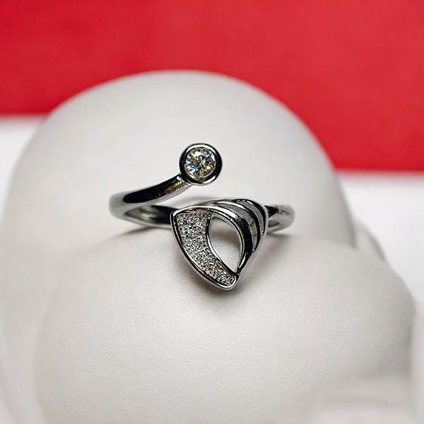 Adjustable Ring with Diamond