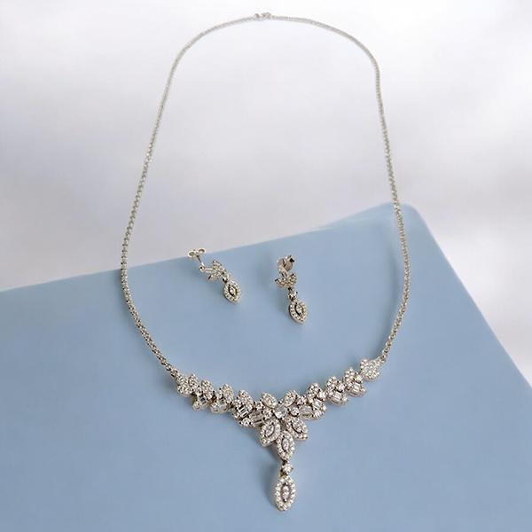 Beautiful Necklace with Pendant and Earrings