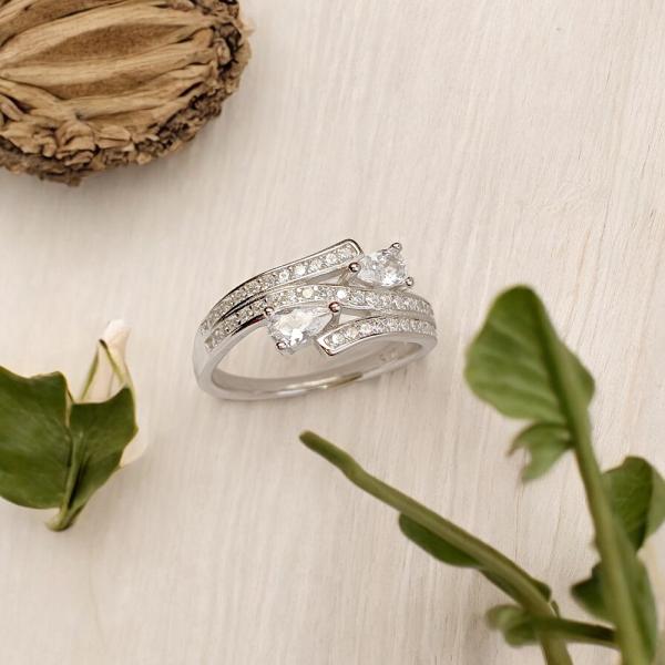 Elegant Ring with Unique Design